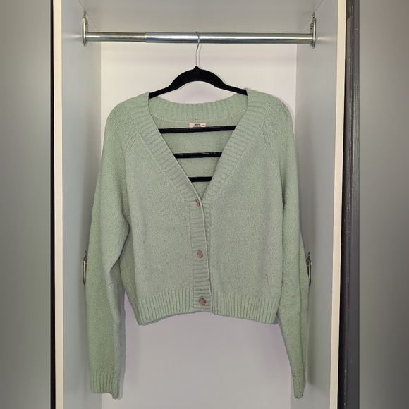 Cute green cardigan - Picture 1 of 2